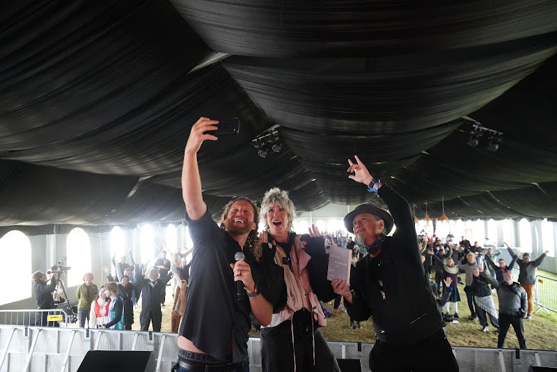 Stage Selfie Celebration